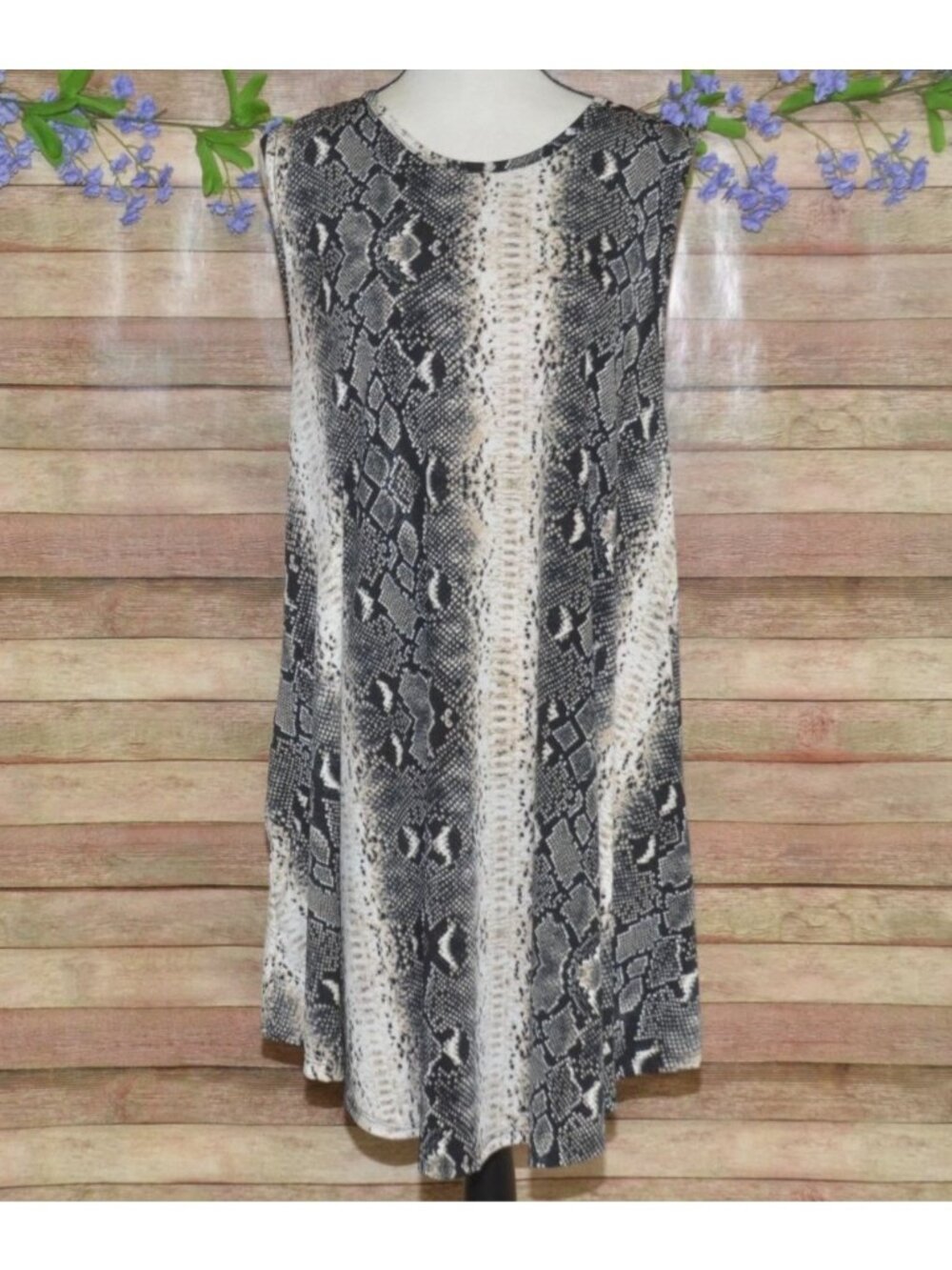 Lucky & Blessed Sleeveless Swing Dress Size L Snakeskin Print Pockets Comfort